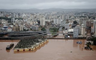 Porto Alegre, RS, Brasil, 03-05-2024: Elevação do nivel do Guaíba causa alagamento na região central e ilhas de Porto Alegre. Foto: Mateus Bruxel / Agência RBS<!-- NICAID(15753088) -->