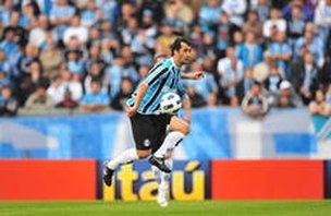 Douglas fazia a diferença no Grêmio, avalia Marcelo Moreno (Agencia RBS/Jefferson Botega)