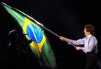 Paul McCartney faz parceria com Steve Wonder e Eric Clapton no novo álbum (AP/Victor R. Caivano)