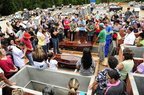 Corpos foram encaminhados para o cemitério Nossa Senhora de Fátima, no bairro João Costa (Agencia RBS/Diorgenes Pandini)