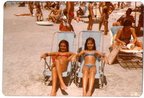 Vigiada pelo primo mais velho, a turma de Fernanda (à direita na foto) dizia que sabia se cuidar e sumia praia afora (Arquivo Pessoal/Arquivo Pessoal)