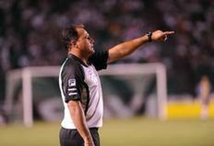 Goiano foi o técnico do acesso do Figueira em 2010 (Agencia RBS/Flávio Neves)