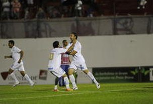 Jogadores comemoram o resultado (Agencia RBS/Flávio Neves)