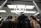 Os 41 sobreviventes do incêndio desembarcaram na madrugada desta segunda-feira na Base Aérea do Galeão, no Rio de Janeiro (Agencia RBS/Lauro Alves)