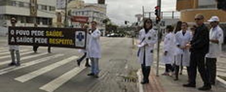 Na semana passada, os médicos fizeram manifestação em Coqueiros e paralisaram as atividades (Agencia RBS/Caio Marcelo)