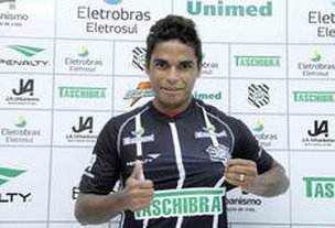 Almir fechou com o Furacão até o final da temporada 2012 (FFC/Carlos Amorim)