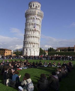 (Paolo Lazzeroni/AP)