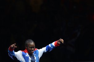 A britânica Nicola Adams conquistou a medalha de ouro no boxe (Alberto Pizzoli,AFP)