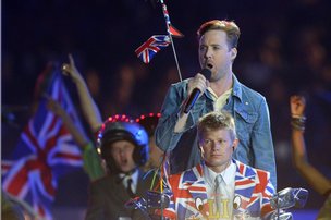 Londres se despede da Olimpíada de 2012 ao som de muita música (LEON NEAL /AFP)