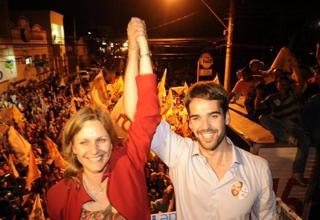 Eduardo Leite e Paula Mascarenhas na festa da vitória (Agencia RBS/Nauro Júnior)