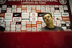 Dunga: Quem melhor que uma mãe para saber o momento de puxar a orelha ou de dar carinho? (Agencia RBS/Mauro Vieira)