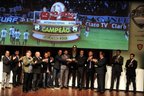 Colorados (ao centro da foto) celebram a conquista do tricampeonato estadual (Agencia RBS/Ricardo Duarte)