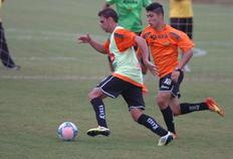 Ivo está recuperado de lesão e deve ser o camisa 10 do Tigre na grande final contra a Chape (Agencia RBS/Maurício Vieira)