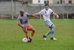 Tropical (branco) e Portuguesa ficaram no 1 a 1 no campo do Rio do Ouro (Agencia RBS/Rafaela Martins)
