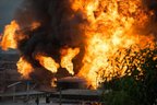 Fogo pode ser avistado a quilômetros de distância (AFP/Chiba Yasuyoshi)