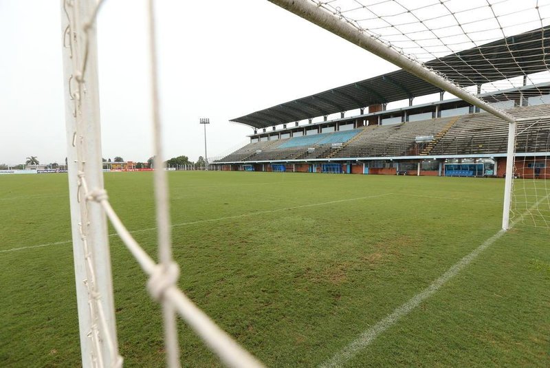  NOVO HAMBURGO, RS, BRASIL, 20/03/2013 - Estádio receberá pelo menos dois jogos do Inter no Gauchão. A segunda nova casa do Inter. (FOTO: JÚLIO CORDEIRO / ZERO HORA)