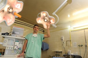 No terceiro ano de curso, Ribas voltou ao Pompéia para um estágio voluntário de férias, onde mergulhou na área de cirurgia geral (Roni Rigon, Agência RBS)