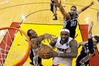 LeBron liderou Miami no último quarto e prorrogação (Getty Images/AFP/Kevin C. Cox)