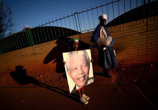 (STEPHANE DE SAKUTIN/AFP)