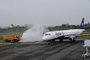  Primeiro Voo da Azul em Caxias do Sul. Empresa Aérea Azul inaugura voo em Caxias do Sul. Na foto, bombeiros batizam o avião.