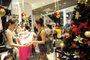  CAXIAS DO SUL, RS, BRASIL  (20/12/2014) Comércio no Natal 2014. Reportagem verifica movimento de consumidores nas ruas centrais. Na foto, Loja Essência Jovem. (Roni Rigon/Pioneiro)