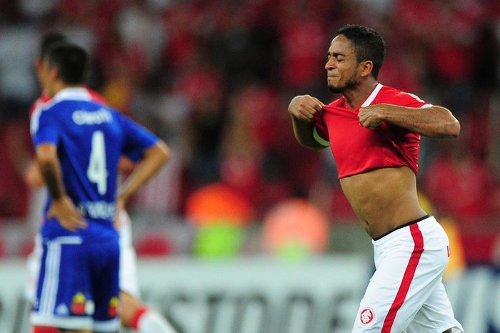 PORTO ALEGRE,RS, BRASIL, 26-02-2015 - Libertadores - 2ª Rodada, Internacional x Universidad de Chile no estádio Beira-Rio.(Foto:DIEGO VARA/Agência RBS)
Jogador Jorge Henrique faz o segundo gol do Inter, Inter 2x0 Universidad de Chile.
Indexador:
PORTO ALEGRE,RS, BRASIL, 26-02-2015 - Libertadores - 2ª Rodada, Internacional x Universidad de Chile no estádio Beira-Rio.(Foto:DIEGO VARA/Agência RBS)
Jogador Jorge Henrique faz o segundo gol do Inter, Inter 2x0 Universidad de Chile.
Indexador: