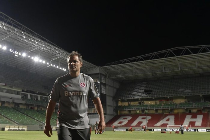 Douglas Magno / Especial Douglas Magno / Especial