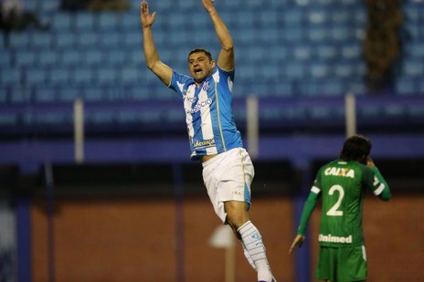 William marcou seu primeiro gol desde que voltou ao Avaí (Agência RBS/Marco Favero)