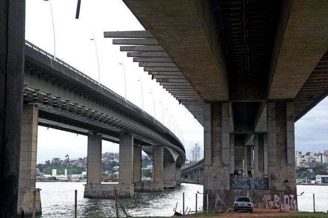 Florianópolis, SC, Brasil, 05/10/2015.Encerrou-se hoje o prazo para as reformas das pontes Pedro Ivo e Colombo Salles que fazem a ligação entre a ilha e o continente em Florianópolis. Florianópolis, SC, Brasil, 05/10/2015.Encerrou-se hoje o prazo para as reformas das pontes Pedro Ivo e Colombo Salles que fazem a ligação entre a ilha e o continente em Florianópolis.