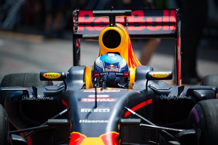 Ricciardo durante o treino classificatório para o GP de Mônaco. O piloto da Red Bull conseguiu a pole position Ricciardo durante o treino classificatório para o GP de Mônaco. O piloto da Red Bull conseguiu a pole position