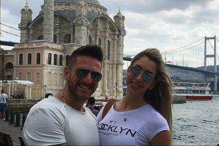 Pallesi e Thaisa em Istambul: casal pensou em ir à boate, mas desistiu (Instagram/Reprodução / Instagram)