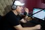 Rafael Henzel volta ao seu programa de rádio 41 dias depois de ter sobrevivido ao acidente com voo da Chapecoense na Colômbia. 09 01 2017