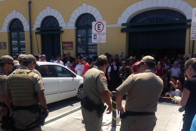 Assassinato o Mercado público Assassinato o Mercado público