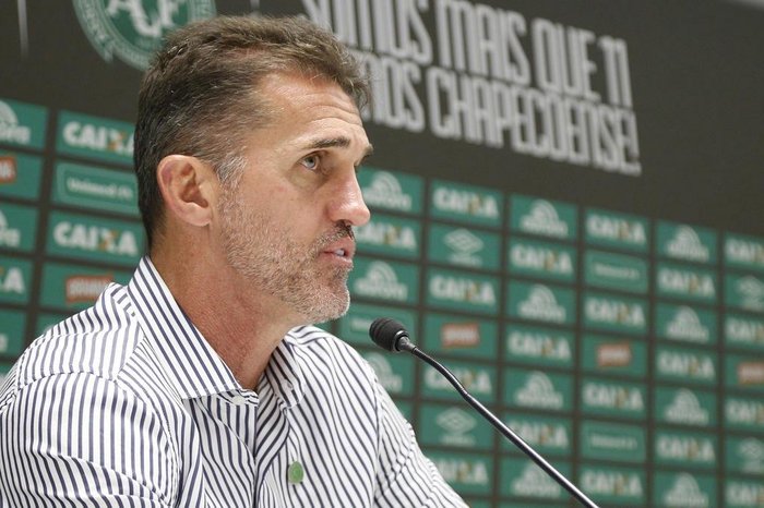 Chapecó, Santa Catarina, Brasil 19-02-2017. Chapecoense enfrenta o Figueirense pelo Campeonato Catarinense de Futebol 2017.
Vagner Mancini durante coletiva a imprensa após o jogo.
Indexador: MARCIO CUNHA/AGÿNCIA ESTADO
Fotógrafo: MARCIO CUNHA/AGÿNCIA ESTADO
Chapecó, Santa Catarina, Brasil 19-02-2017. Chapecoense enfrenta o Figueirense pelo Campeonato Catarinense de Futebol 2017.
Vagner Mancini durante coletiva a imprensa após o jogo.
Indexador: MARCIO CUNHA/AGÿNCIA ESTADO
Fotógrafo: MARCIO CUNHA/AGÿNCIA ESTADO