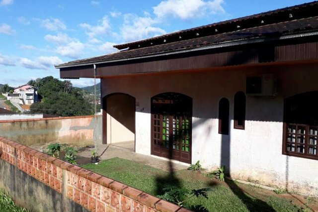 Homem é morto durante assalto em Joinville Homem é morto durante assalto em Joinville