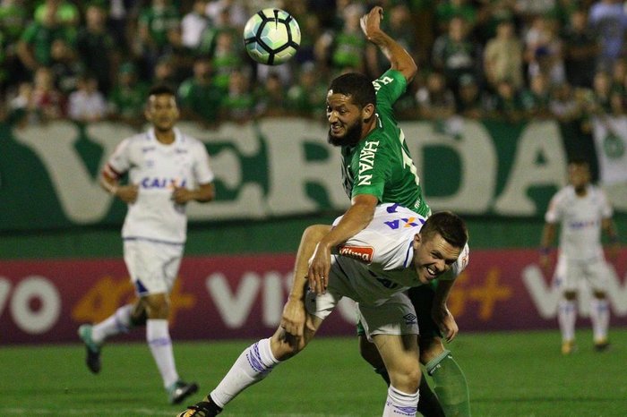 Chapecó, Santa Catarina, Brasil, Arena Condá 10-09-2017.Futebol, Chapecoense enfrenta o Cruzeiro pelo Campeonato Brasileiro de futebol 2017.
Técnico do Cruzeiro Mano Menezes durante a partida.
Foto Márcio Cunha.
Indexador: MARCIO CUNHA
Fotógrafo: MARCIO CUNHA
Chapecó, Santa Catarina, Brasil, Arena Condá 10-09-2017.Futebol, Chapecoense enfrenta o Cruzeiro pelo Campeonato Brasileiro de futebol 2017.
Técnico do Cruzeiro Mano Menezes durante a partida.
Foto Márcio Cunha.
Indexador: MARCIO CUNHA
Fotógrafo: MARCIO CUNHA