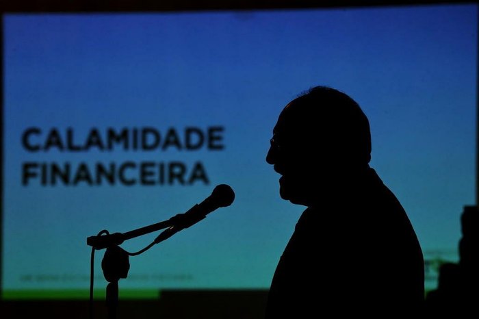 RIO GRANDE DO SUL, PALÁCIO PIRATINI, PORTO ALEGRE. Nesta segunda-feira, 21/11/2016, o governador do RS, José Ivo Sartori, faz anúncio de pacote com medidas para conter a crise no RS. (LAURO ALVES/AGÊNCIA RBS)
RIO GRANDE DO SUL, PALÁCIO PIRATINI, PORTO ALEGRE. Nesta segunda-feira, 21/11/2016, o governador do RS, José Ivo Sartori, faz anúncio de pacote com medidas para conter a crise no RS. (LAURO ALVES/AGÊNCIA RBS)