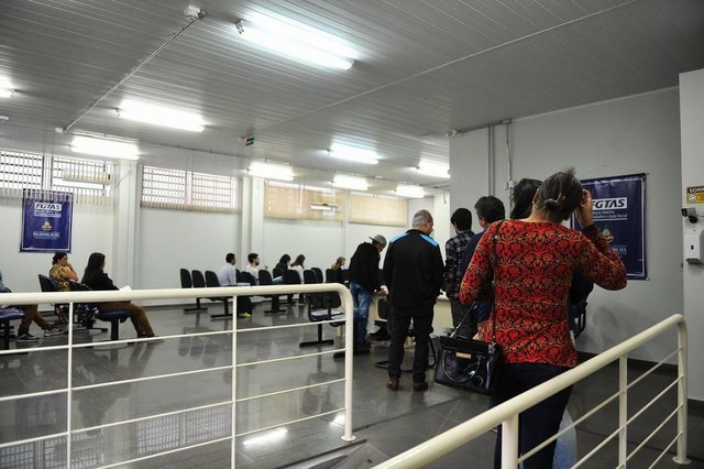 Santa Maria 25/07/2017Filas no SINEcase: Eduardo Canabá - É de Porto Alegre e está há 3 anos em SM - 55 9 9942 1750(ele não quis aparecer) Santa Maria 25/07/2017Filas no SINEcase: Eduardo Canabá - É de Porto Alegre e está há 3 anos em SM - 55 9 9942 1750(ele não quis aparecer)