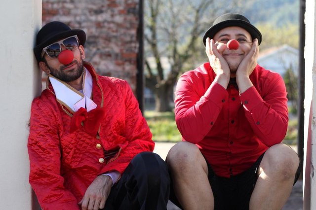 O Varieté é uma nova proposta de espetáculo circense, no estilo cabaré, que os coletivos Ateliê do Comediante, Teatro no Buraco, e convidados, trazem à Santa Maria. O Varieté é uma nova proposta de espetáculo circense, no estilo cabaré, que os coletivos Ateliê do Comediante, Teatro no Buraco, e convidados, trazem à Santa Maria.