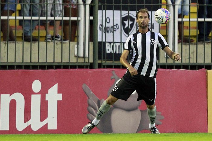 Joel Carli. Resende x Botafogo, pelo Campeonato Carioca 2016 no estadio Raulino de Oliveira. 13 de Fevereiro de 2016, Volta Redonda, RJ, Brasil. Foto: Vitor Silva/SSPress/Botafogo. Joel Carli. Resende x Botafogo, pelo Campeonato Carioca 2016 no estadio Raulino de Oliveira. 13 de Fevereiro de 2016, Volta Redonda, RJ, Brasil. Foto: Vitor Silva/SSPress/Botafogo.