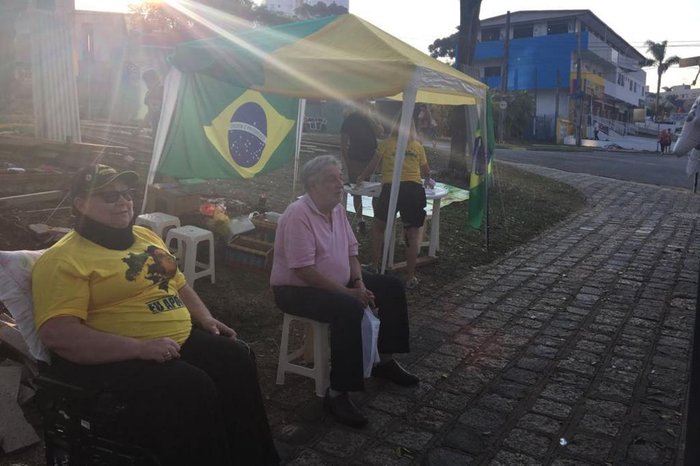 CURITIBA, BRASIL, 12/09/2017. UM DIA ANTES DO SEGUNDO DEPOIMENTO DE LULA A MORO NA SEDE DA Operação Lava-Jato. Fotos: Eduardo Matos / Agência RBS CURITIBA, BRASIL, 12/09/2017. UM DIA ANTES DO SEGUNDO DEPOIMENTO DE LULA A MORO NA SEDE DA Operação Lava-Jato. Fotos: Eduardo Matos / Agência RBS