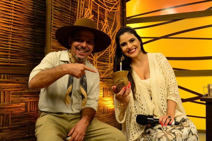 Neto Fagundes e Shana Muller, apresentadores do Galpão Crioulo Neto Fagundes e Shana Muller, apresentadores do Galpão Crioulo