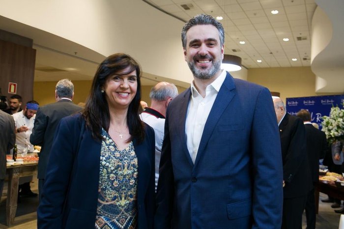 PORTO ALEGRE, RS, BRASIL, 11-09-2017.Maurien Randon Barbosa e Daniel Randon. Lançamento do documentário sobre Raul Randon no GNC Cinemas Iguatemi. (FOTO ANDRÉA GRAIZ, AGÊNCIA RBS, REDE SOCIAL)
Indexador: Andrea Graiz
PORTO ALEGRE, RS, BRASIL, 11-09-2017.Maurien Randon Barbosa e Daniel Randon. Lançamento do documentário sobre Raul Randon no GNC Cinemas Iguatemi. (FOTO ANDRÉA GRAIZ, AGÊNCIA RBS, REDE SOCIAL)
Indexador: Andrea Graiz