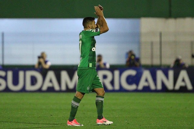 Chapecó, Santa Catarina, Brasil, Arena Condá 13-09-2017.Futebol, Chapecoense enfrenta o Flamengo pelo jogo de ida das oitavas de final da Copa Sul-Americana 2017.Juan e Tulio de Melo brigam por espaço.Foto Márcio Cunha.Indexador: MARCIO CUNHAFotógrafo: MARCIO CUNHA Chapecó, Santa Catarina, Brasil, Arena Condá 13-09-2017.Futebol, Chapecoense enfrenta o Flamengo pelo jogo de ida das oitavas de final da Copa Sul-Americana 2017.Juan e Tulio de Melo brigam por espaço.Foto Márcio Cunha.Indexador: MARCIO CUNHAFotógrafo: MARCIO CUNHA
