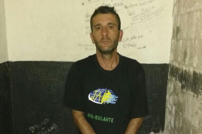 A mulher morta a tiros pelo ex-marido na frente da filha em Taquara, no Vale do Paranhana, na quarta-feira (13), procurou ajuda policial três dias antes, no domingo. Rosane Mioranca Carrão, 38 anos, havia contado à Polícia Civil que o homem estava a ofendendo durante horas em um aplicativo de mensagens. O pedido foi encaminhado para a Justiça na segunda-feira (11), e negado pela 2ª Vara Criminal, que alegou falta de elementos. A mulher morta a tiros pelo ex-marido na frente da filha em Taquara, no Vale do Paranhana, na quarta-feira (13), procurou ajuda policial três dias antes, no domingo. Rosane Mioranca Carrão, 38 anos, havia contado à Polícia Civil que o homem estava a ofendendo durante horas em um aplicativo de mensagens. O pedido foi encaminhado para a Justiça na segunda-feira (11), e negado pela 2ª Vara Criminal, que alegou falta de elementos.