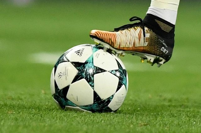 Real Madrids Portuguese forward Cristiano Ronaldo controls the ball during the UEFA Champions League football match Real Madrid CF vs APOEL FC at the Santiago Bernabeu stadium in Madrid on September 13, 2017. / AFP PHOTO / GABRIEL BOUYSEditoria: SPOLocal: MadridIndexador: GABRIEL BOUYSSecao: soccerFonte: AFPFotógrafo: STF Real Madrids Portuguese forward Cristiano Ronaldo controls the ball during the UEFA Champions League football match Real Madrid CF vs APOEL FC at the Santiago Bernabeu stadium in Madrid on September 13, 2017. / AFP PHOTO / GABRIEL BOUYSEditoria: SPOLocal: MadridIndexador: GABRIEL BOUYSSecao: soccerFonte: AFPFotógrafo: STF