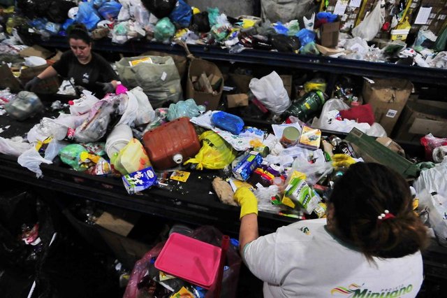  SANTA MARIA, RS, BRASIL. 14/09/2017.Asmar, no Bairro Nova Santa Marta, &eacute; uma das associa&ccedil;&otilde;es que re&uacute;ne separadores de res&iacute;duos s&oacute;lidos na cidade.FOTO: GABRIEL HAESBAERT / NEWCO DSM
