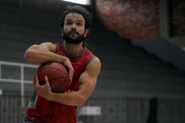 CAXIAS DO SUL, RS, BRASIL 28/10/2015O Armador Gustavinho durante o treino do Caxias do Sul Basquete. (Felipe Nyland/Agência RBS)Indexador: Felipe Nyland CAXIAS DO SUL, RS, BRASIL 28/10/2015O Armador Gustavinho durante o treino do Caxias do Sul Basquete. (Felipe Nyland/Agência RBS)Indexador: Felipe Nyland
