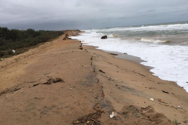 Ressaca atinge Praia da Península em Barra Velha Ressaca atinge Praia da Península em Barra Velha
