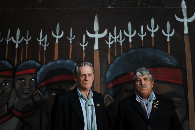 Santa Maria - RS - Brasil 19/09/2017No sede da 13ª RT, integrantes da atual e antiga diretoria reuniam-seCases: Caroline Coradini, 21 anos; Laura Rocha, 11 anos, Roger Barros, 14 anos, Nicole Umpierre da Silva, 12 anos, Sandro Rocha (vice-presidente do Conselho Administrativo da Estância do Minuano), Erival Bertolini, ex- coordenador e Luiz SérgioFassbinder, atual coordenador. Santa Maria - RS - Brasil 19/09/2017No sede da 13ª RT, integrantes da atual e antiga diretoria reuniam-seCases: Caroline Coradini, 21 anos; Laura Rocha, 11 anos, Roger Barros, 14 anos, Nicole Umpierre da Silva, 12 anos, Sandro Rocha (vice-presidente do Conselho Administrativo da Estância do Minuano), Erival Bertolini, ex- coordenador e Luiz SérgioFassbinder, atual coordenador.